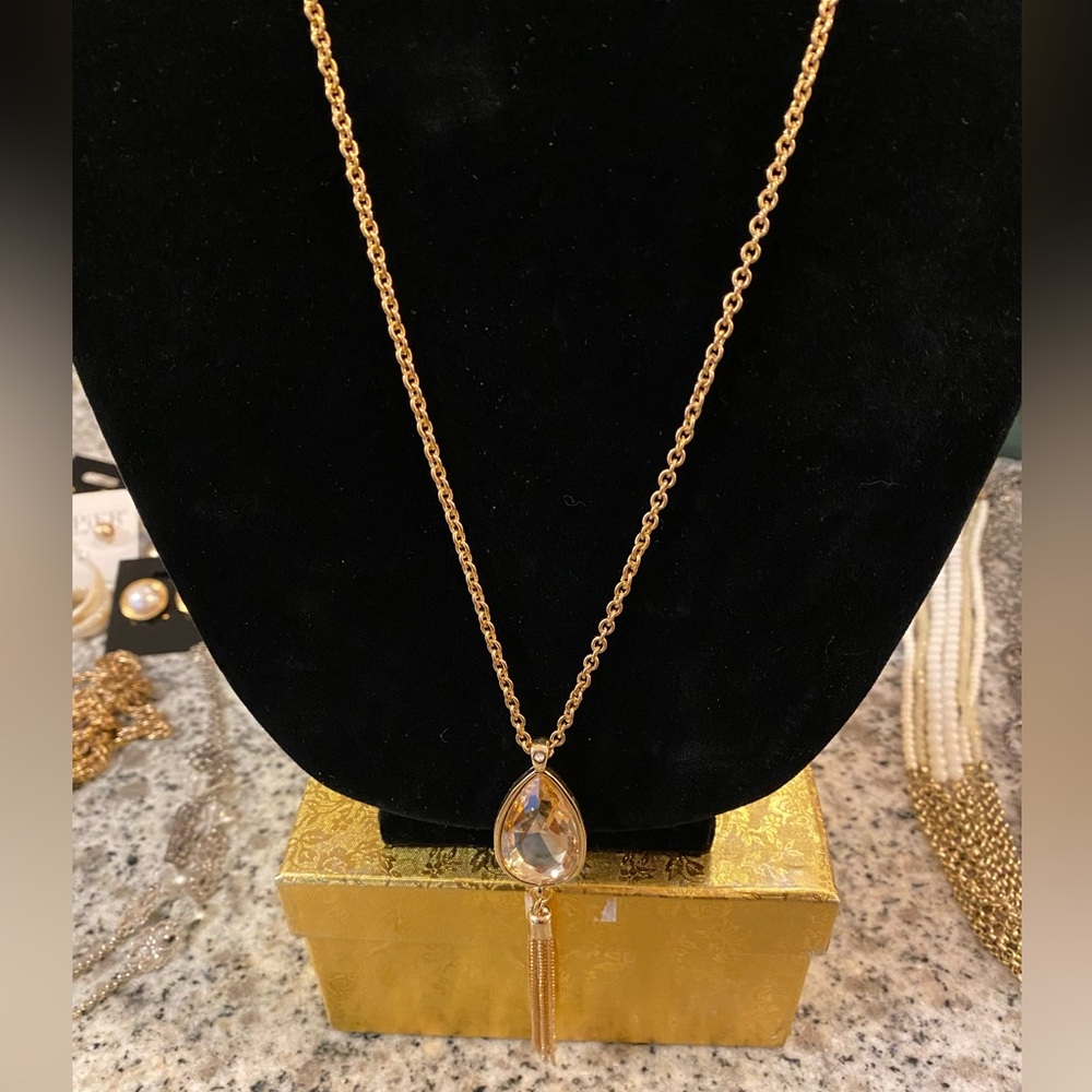Large light yellow/pink pendant gold tone necklace